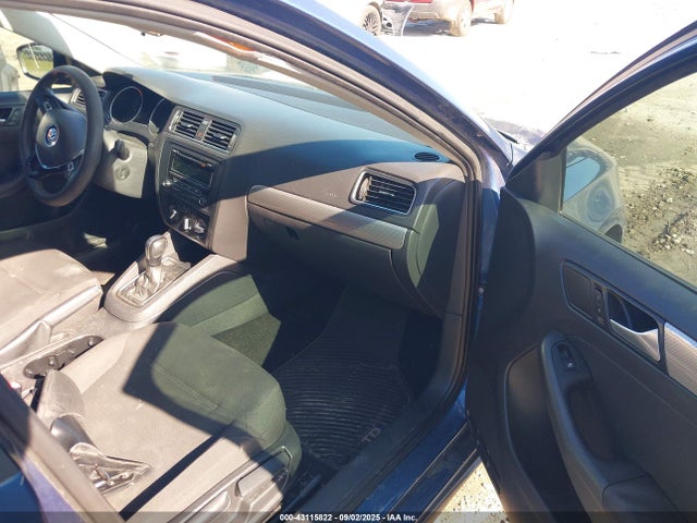 3VWD17AJ6FM262056 Volkswagen 1.8t