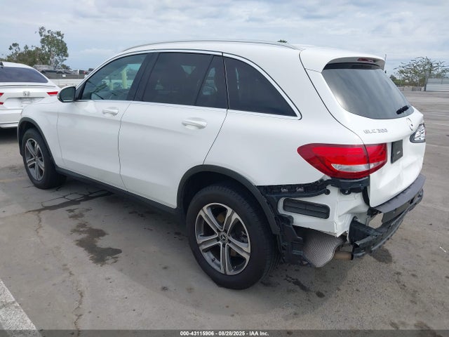 WDC0G4KB1HV008537 Mercedes-Benz m274