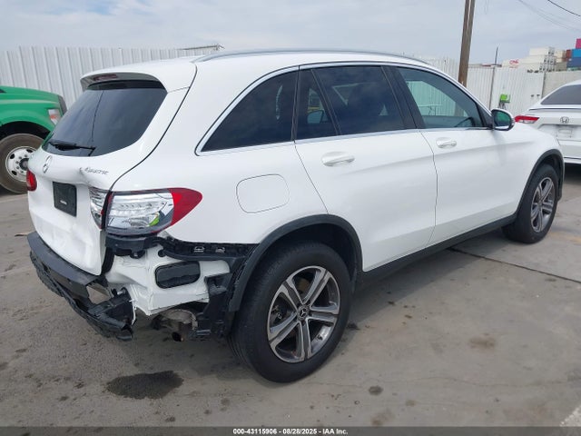 WDC0G4KB1HV008537 Mercedes-Benz m274