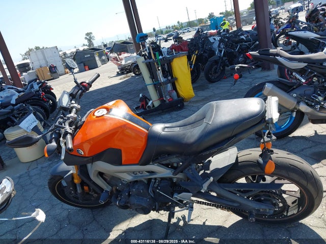 Yamaha FZ09 2014 JYARN33Y1EA000811 Image 13