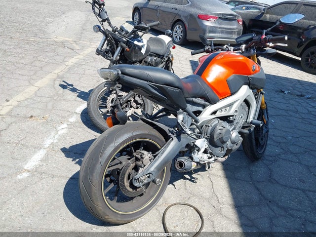 Yamaha FZ09 2014 JYARN33Y1EA000811 Image 4
