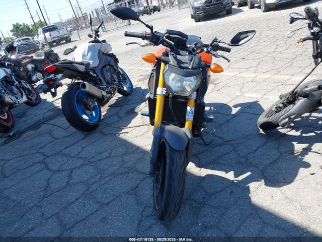 Yamaha FZ09 2014 JYARN33Y1EA000811 Image 5