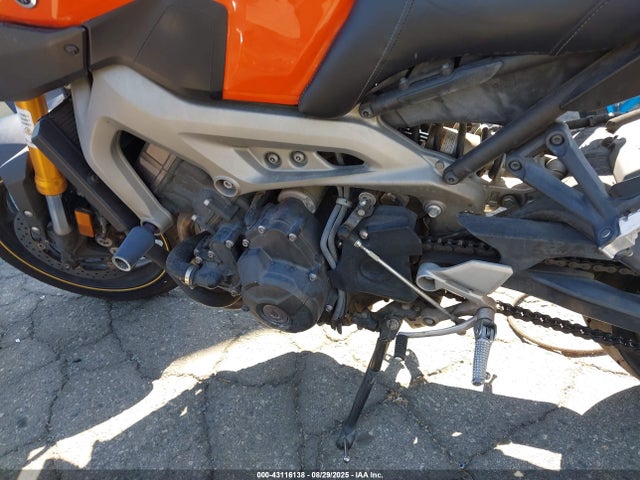 Yamaha FZ09 2014 JYARN33Y1EA000811 Image 9