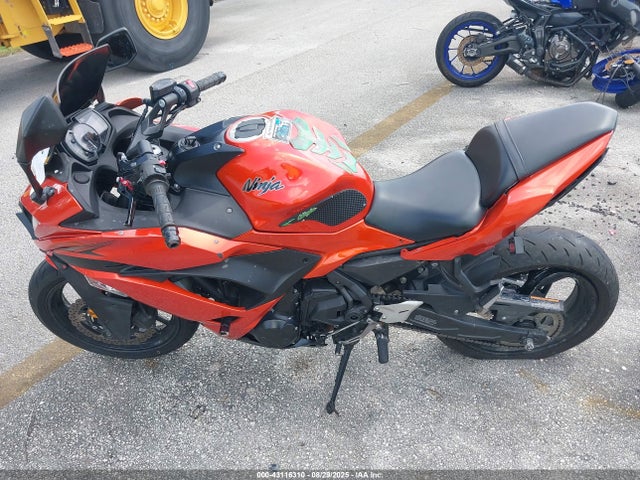 JKAEXEK15HDA07175 Kawasaki Ex650 F