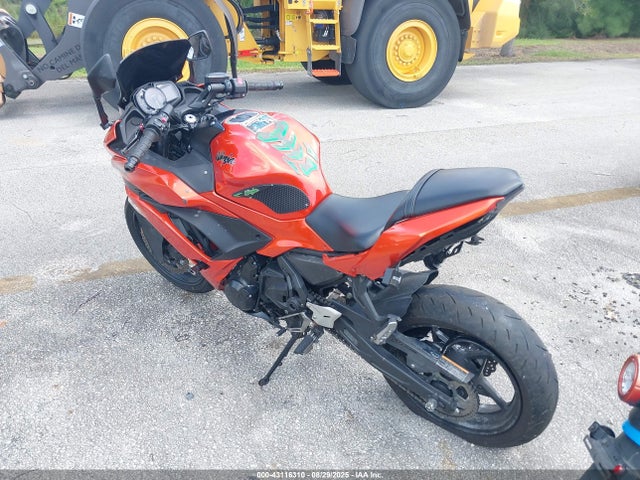 JKAEXEK15HDA07175 Kawasaki Ex650 F
