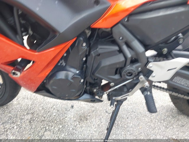 JKAEXEK15HDA07175 Kawasaki Ex650 F