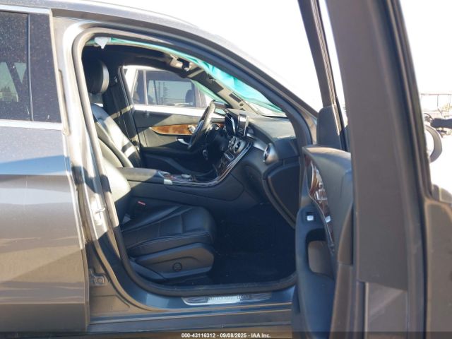 2017 MERCEDES-BENZ GLC 300 WDC0G4JB7HF196203 Photo 4