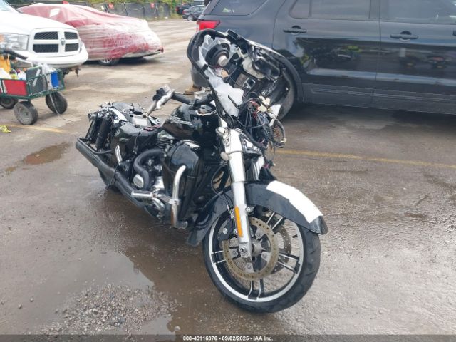 2016 HARLEY-DAVIDSON FLHX 1HD1KBM10GB643667