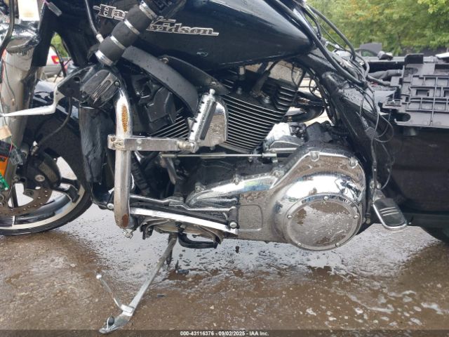 2016 HARLEY-DAVIDSON FLHX 1HD1KBM10GB643667 Photo 8