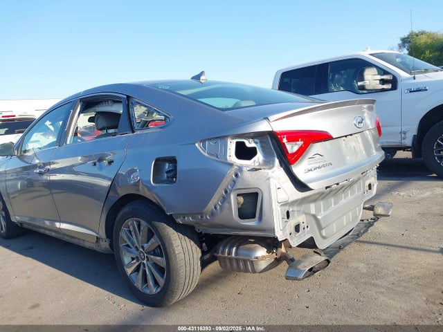 Hyundai 2017 2017 5NPE34AF8HH495358 Image 18