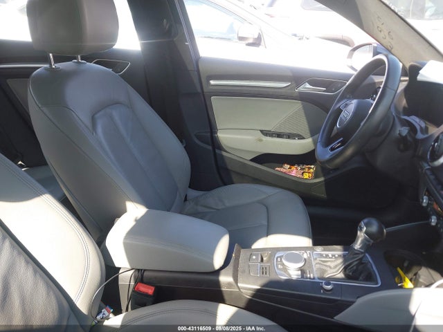 2017 AUDI A3 WAUJ8GFF2H1063685 Photo 4