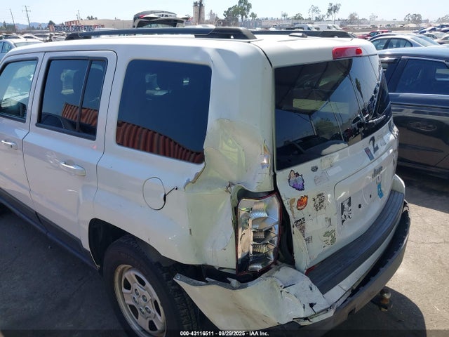 Jeep 2017 2017 1C4NJPBA0HD163141 Image 6