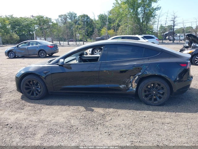 5YJ3E1EA1PF581865 Tesla MODEL 3