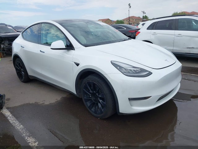 2021 TESLA MODEL Y 5YJYGDEE4MF212398 Photo 0
