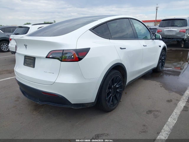 2021 TESLA MODEL Y 5YJYGDEE4MF212398 Photo 3