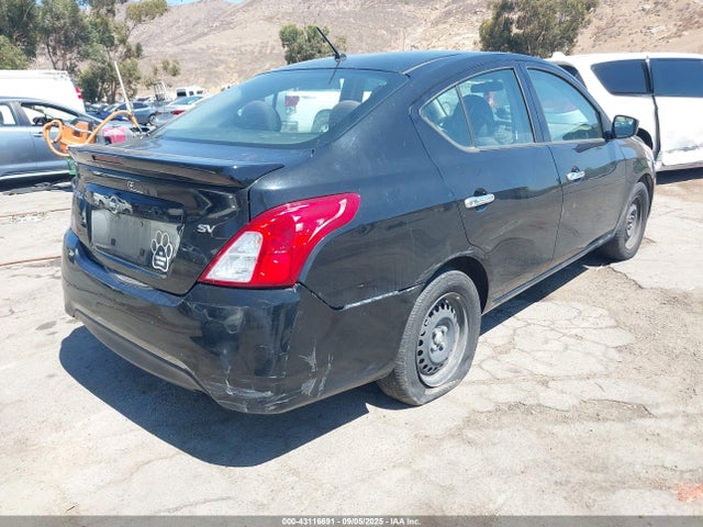 3N1CN7AP9JL875300 Nissan Versa