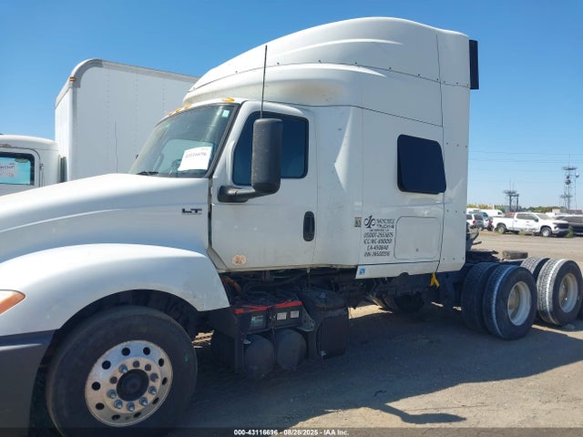 3HSDZAPR0JN500516 International x15, signature