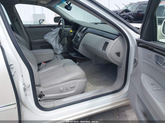 2011 CADILLAC DTS 1G6KD5E69BU109157 Photo 4