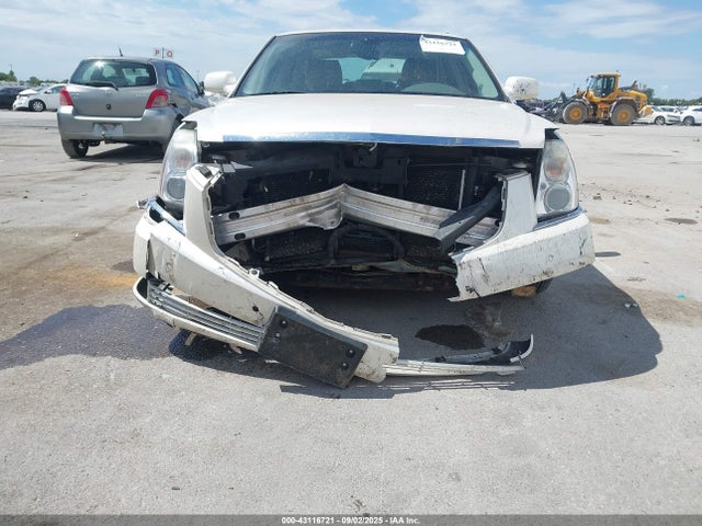 2011 CADILLAC DTS 1G6KD5E69BU109157 Photo 5