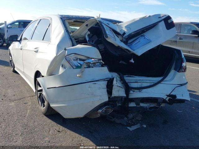 2011 MERCEDES-BENZ E 550 WDDHF9AB1BA264045 Photo 2