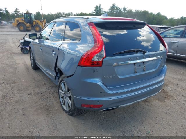 2017 VOLVO XC60 YV440MRU8H2124657 Photo 2