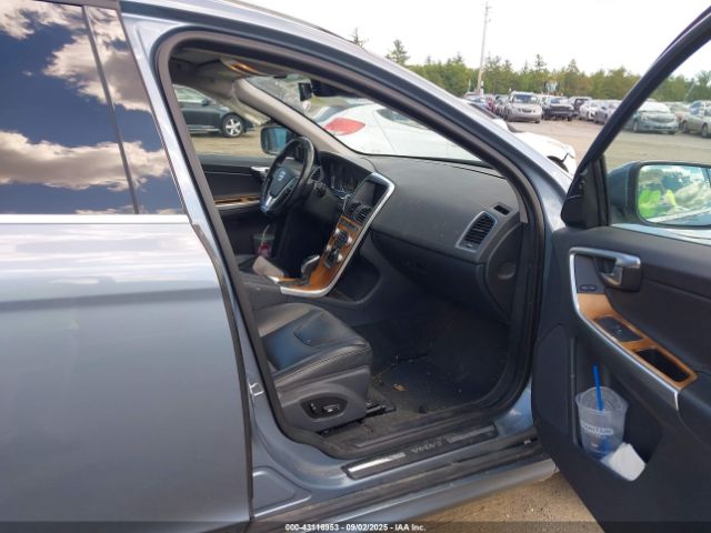2017 VOLVO XC60 YV440MRU8H2124657 Photo 4