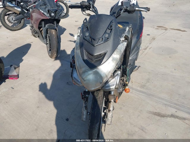 RKRSG36Y9KA002287 Yamaha Xc155 (smax)