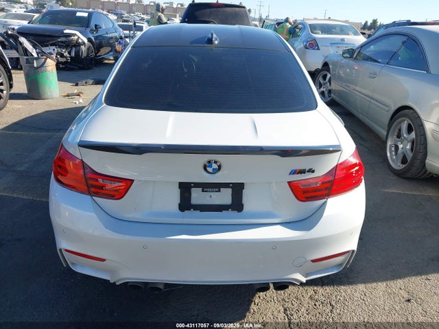 WBS3R9C58FK331638 BMW M4