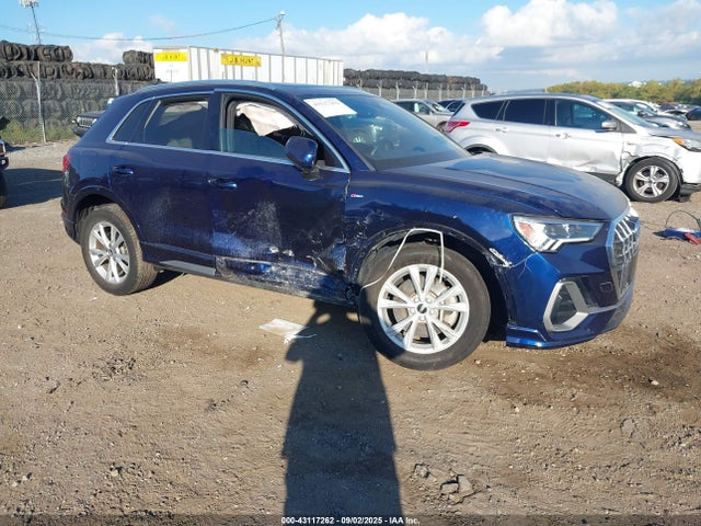 2021 AUDI Q3 WA1EECF39M1056698 Photo 0