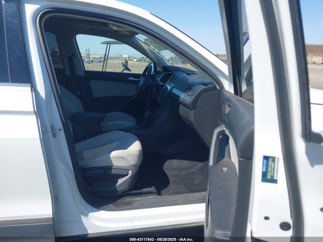 3VV3B7AX0LM109895 Volkswagen Tiguan