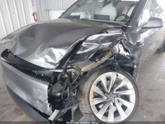 2026 TESLA MODEL Y 7SAYGDEE4TA454820 Photo 5