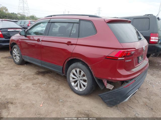 2018 VOLKSWAGEN TIGUAN 3VV0B7AX8JM111961 Photo 2