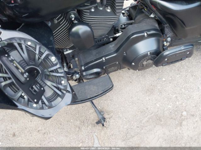 2005 HARLEY-DAVIDSON FLHRCI 1HD1FRW145Y609445 Photo 8