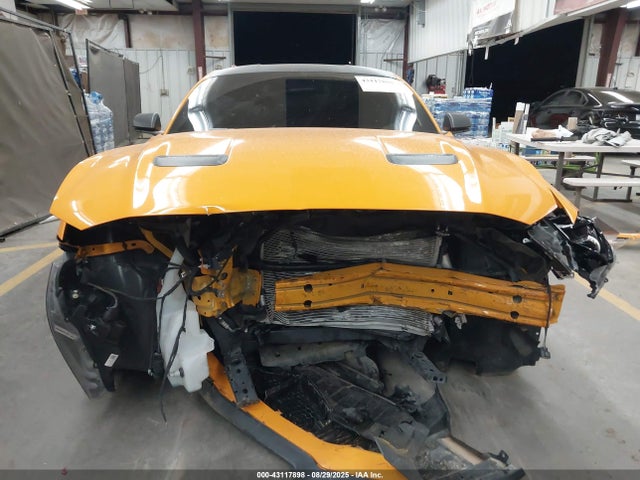 Ford 5.0l 4v premium fuel 2018 1FA6P8CF6J5104555 Image 13