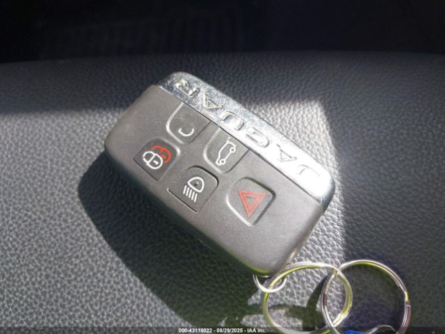 2017 JAGUAR F-PACE SADCJ2BN6HA092076 Photo 10