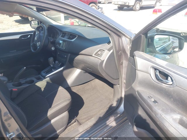 3N1AB7AP8JY240412 Nissan Sentra