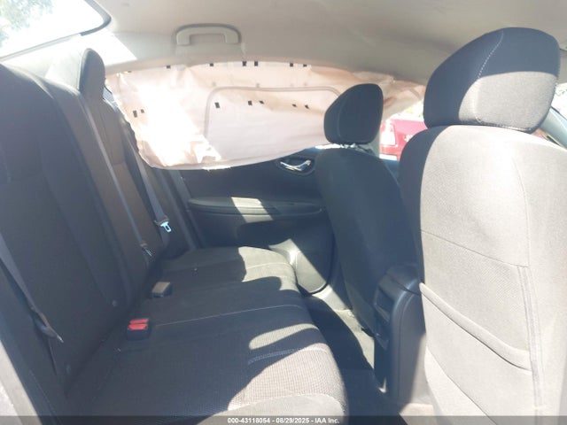 3N1AB7AP8JY240412 Nissan Sentra