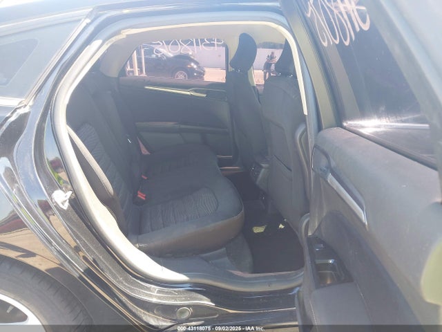 43118075 :رقم المزاد ، 1FA6P0H73G5117453 vin ، 2016 Ford Fusion Se مزاد بيع