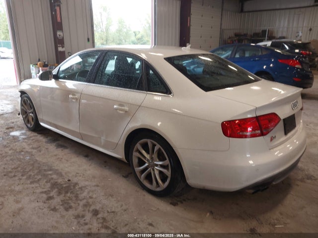 2011 AUDI S4 WAUBGAFL3BA115164 Photo 2