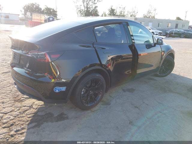 2021 TESLA MODEL Y 5YJYGDEE0MF240652 Photo 3