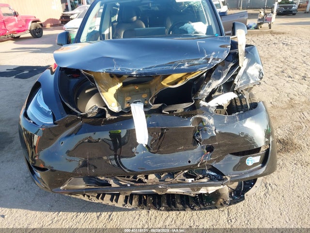 2021 TESLA MODEL Y 5YJYGDEE0MF240652 Photo 5