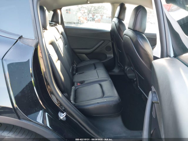 2021 TESLA MODEL Y 5YJYGDEE0MF240652 Photo 7
