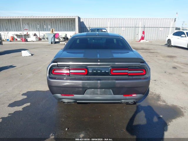 2C3CDZBT2HH573989 Dodge Challenger