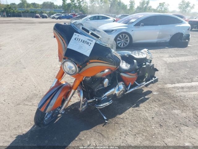 2011 HARLEY-DAVIDSON FLHXSE2 1HD1PZ818BB960044 Photo 1