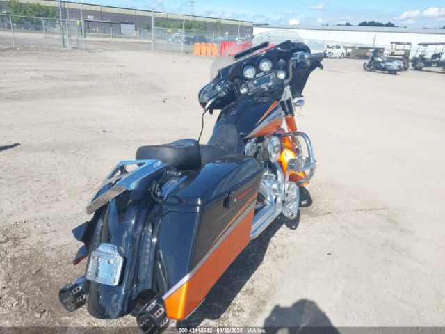 2011 HARLEY-DAVIDSON FLHXSE2 1HD1PZ818BB960044 Photo 3