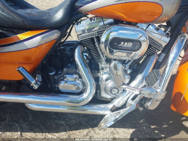 2011 HARLEY-DAVIDSON FLHXSE2 1HD1PZ818BB960044 Photo 7
