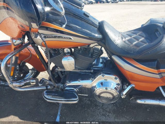 2011 HARLEY-DAVIDSON FLHXSE2 1HD1PZ818BB960044 Photo 8