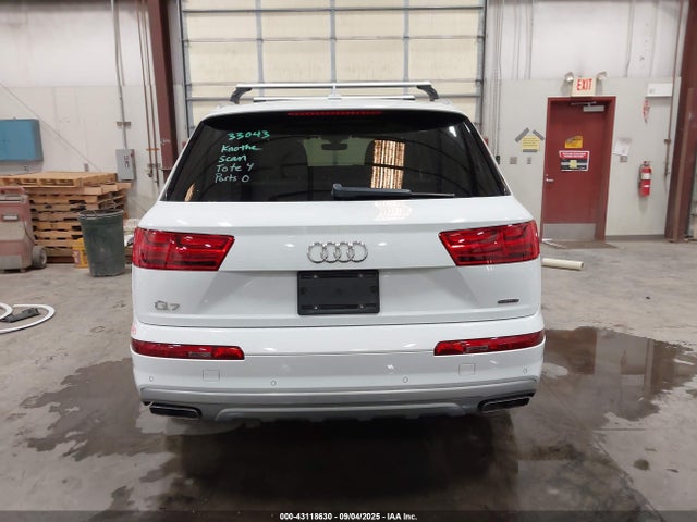 Audi 2.0t 2018 WA1LHAF71JD054976 Image 17