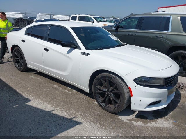 2017 Dodge Charger Se Rwd მანქანა იყიდება აუქციონზე, vin: 2C3CDXBG1HH643487, აუქციონის ნომერი: 43118723
