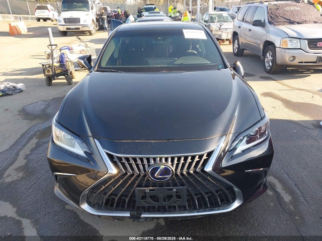 2022 Lexus Es 300h მანქანა იყიდება აუქციონზე, vin: 58ADA1C13NU015394, აუქციონის ნომერი: 43118770